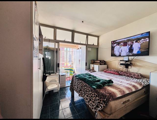 2.5 BEDROOM APARTMENT FOR SALE IN NORTH BEACH